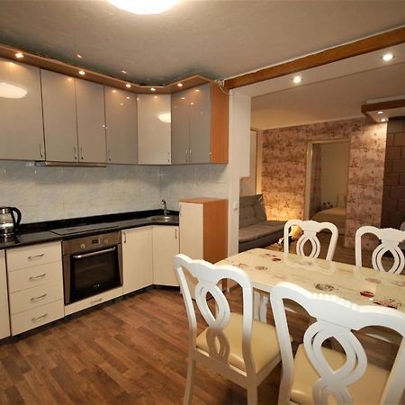 Ludvika Elegance Apartment Liepaja Bagian luar foto